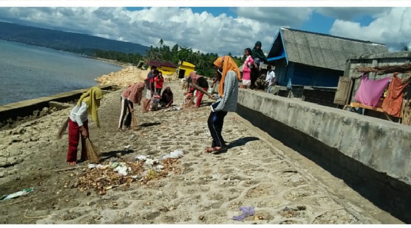 Karang Taruna Kancinaa Kompak Gelar Baksos Bersihkan Kampung Karang Taruna Kancinaa Kompak Gelar Baksos Bersihkan Kampung