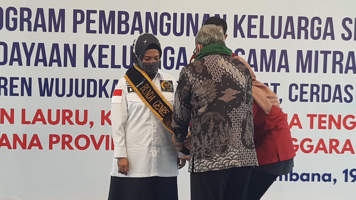 Andi Nirwana, dinobatkan sebagai Bunda Generasi Berencana (Genre)