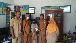 Kades Kancinaa Salurkan BLT Tahap Akhir ke Masyarakat