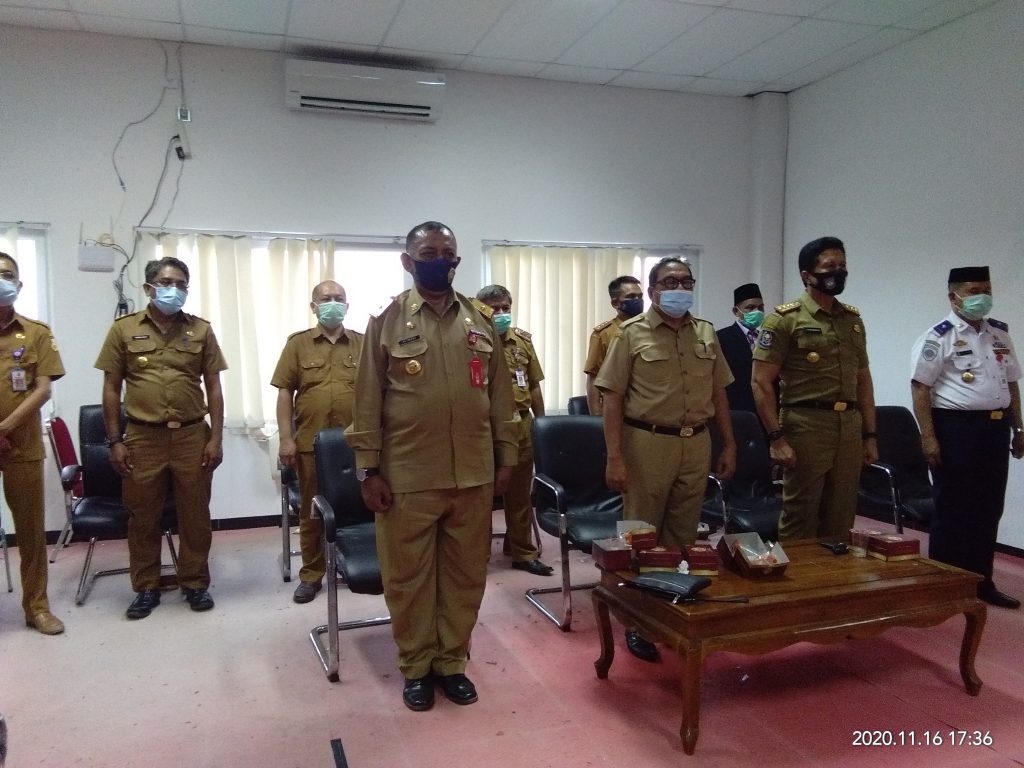 Bupati Buton Lantik 21 Pejabat Eselon II dan Eselon III Bupati Buton Lantik 21 Pejabat Eselon II dan Eselon III