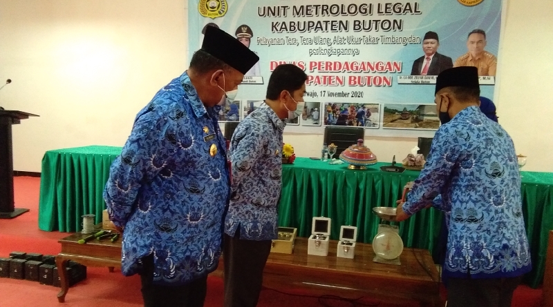 Resmikan kantor unit metrologi legal, Bupati : "Ini Melindungi Konsumen dan Pedagang" Resmikan kantor unit metrologi legal, Bupati : "Ini Melindungi Konsumen dan Pedagang"