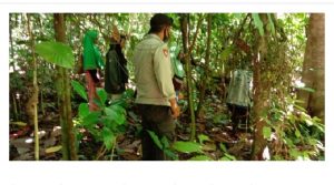 Jajaran Polsek Kapontori dan Warga Lakukan Pencarian Orang Hilang