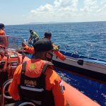 Setelah Terombang Ambing Selama 4 Jam Di Laut, Seorang Nelayan Wakatobi Dievakuasi Tim SAR