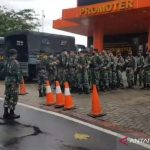 6 Jenazah Simpatisan Rizieq Dibawa ke RS Polri, Prajurit TNI AD Berjaga Dilengkapi Panser