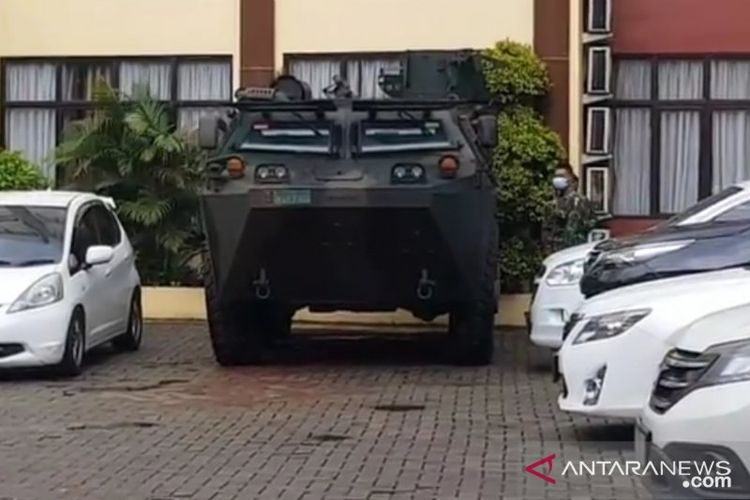 6 Jenazah Simpatisan Rizieq Dibawa ke RS Polri, Prajurit TNI AD Berjaga Dilengkapi Panser