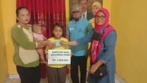 Luci Oktavia Ristiani Anak tanpa Anus Dapat Donasi Dari Keluarga Dobo