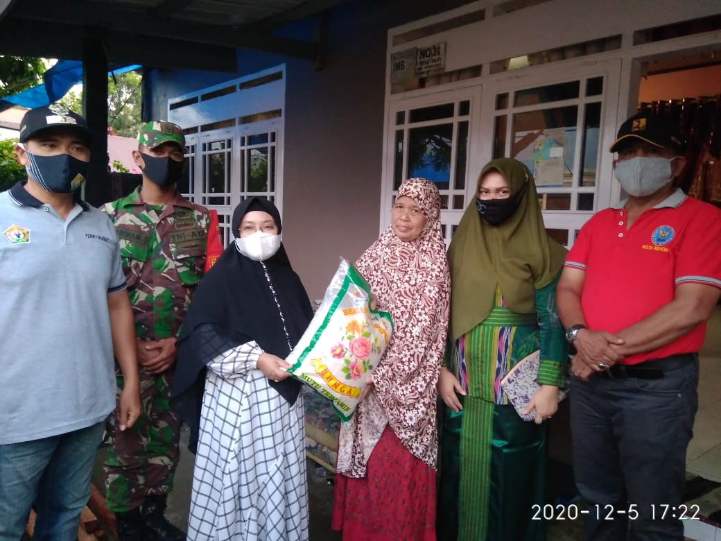 Ketua TP PKK Kota Kendari Salurkan Bantuan Untuk Korban Puting Beliung