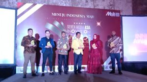 Bupati Buton Terima Penghargaan “Seven media asia innovation awards 2020”
