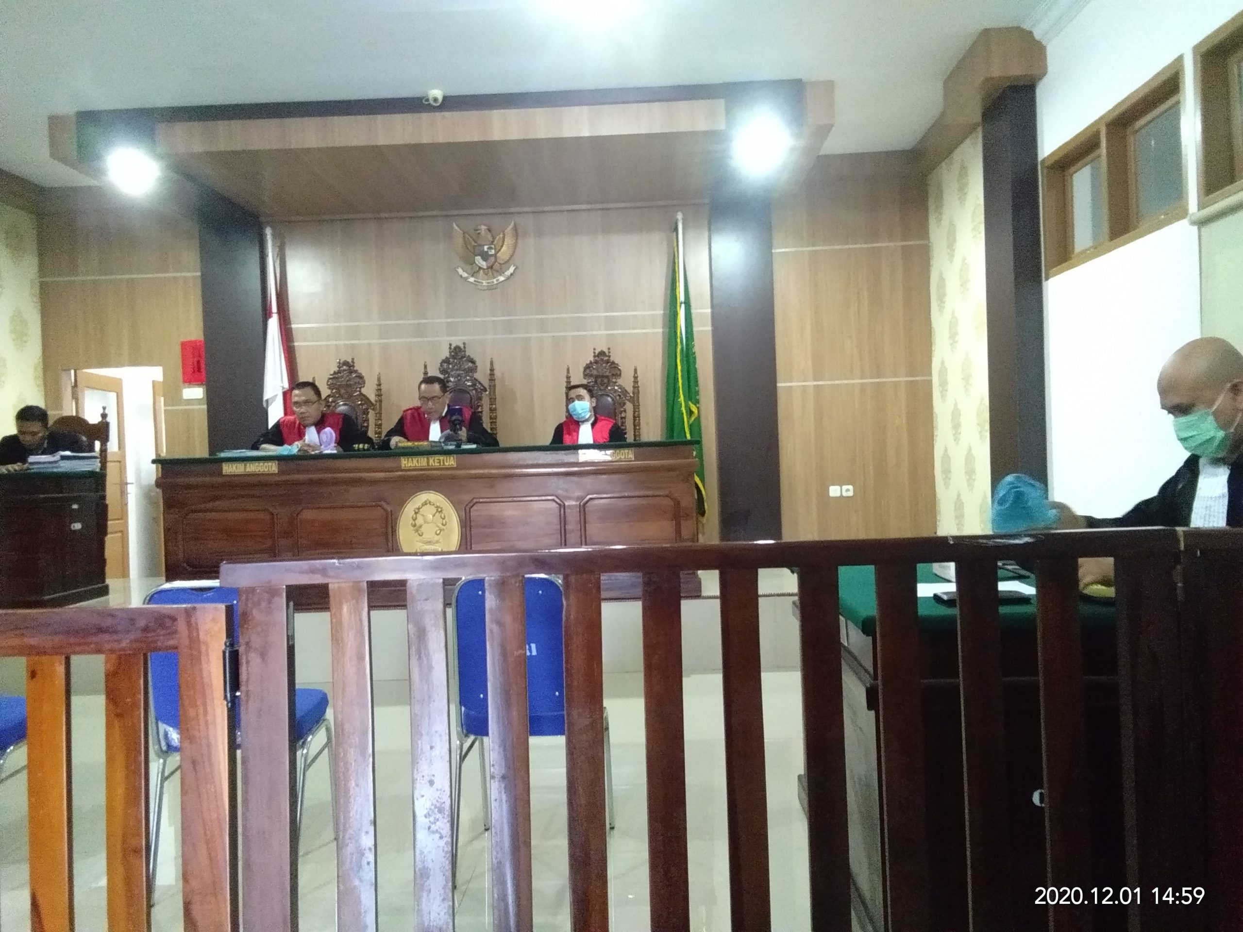 Onslag, Hakim Vonis Bebas Terdakwa Kasus Penipuan