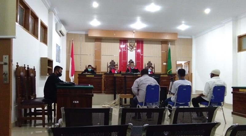 Terbukti Fitnah Bupati, Warga Buteng Divonis 3,6 Tahun dan 3 Tahun Penjara