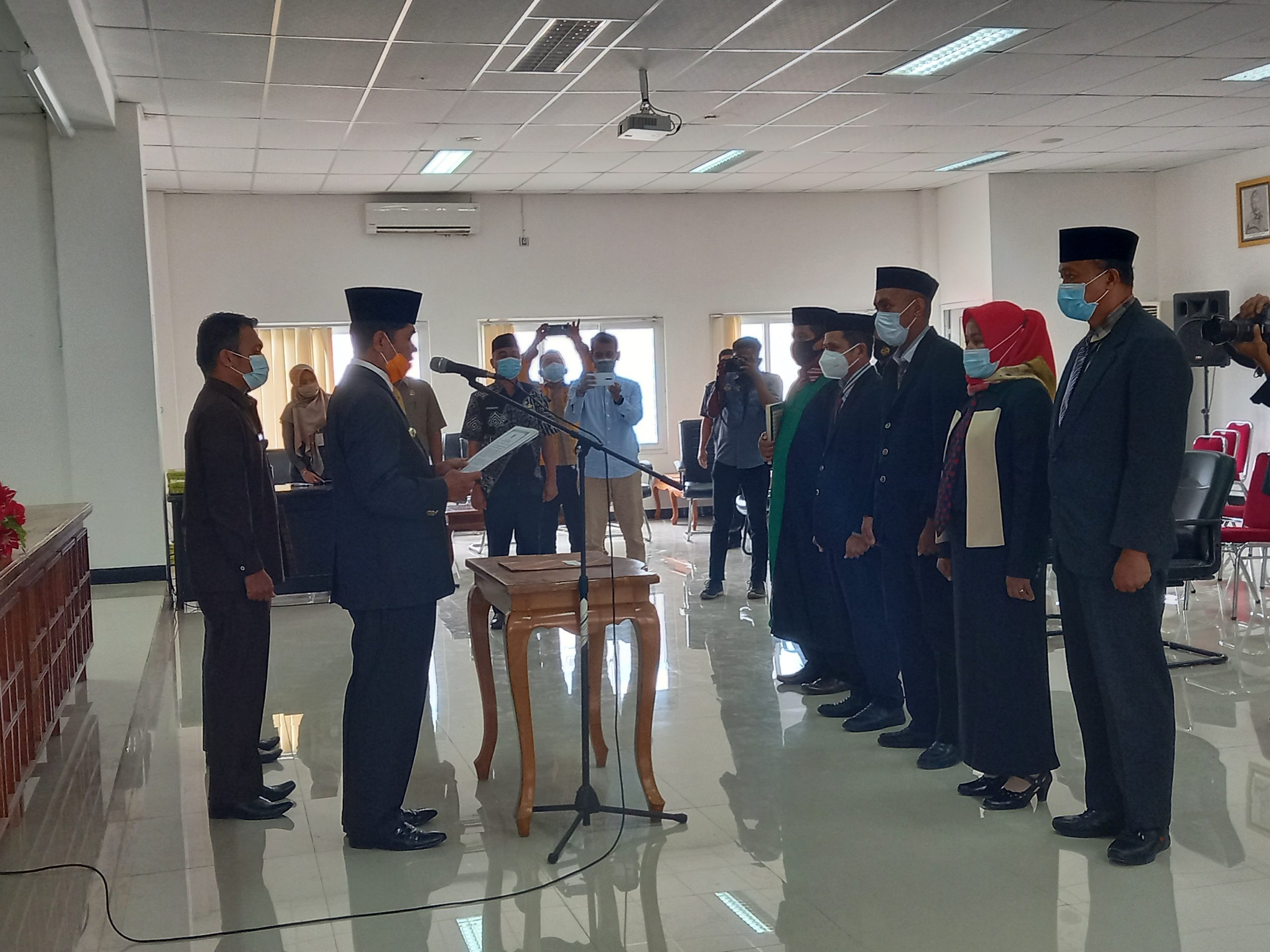 Bupati melantik Lima Pejabat fungsional pengelola pengadaan barang dan jasa