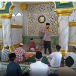 Safari Jumat, Kapolres Buton Ajak Warga Dukung Program Vaksinasi