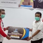 PMI Buton Terima Bantuan Kursi dan Meja dari PD BPR Bahteramas Sultra