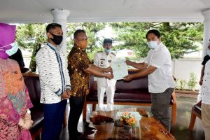 Di Penghujung 2020, Pemkot Baubau Terima 128 Sertifikat Aset Tanah Dari BPN