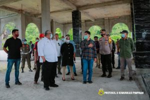 Kunker di Buton, Ali Mazi Sempatkan Diri Ziarah ke Makam Ayahandanya