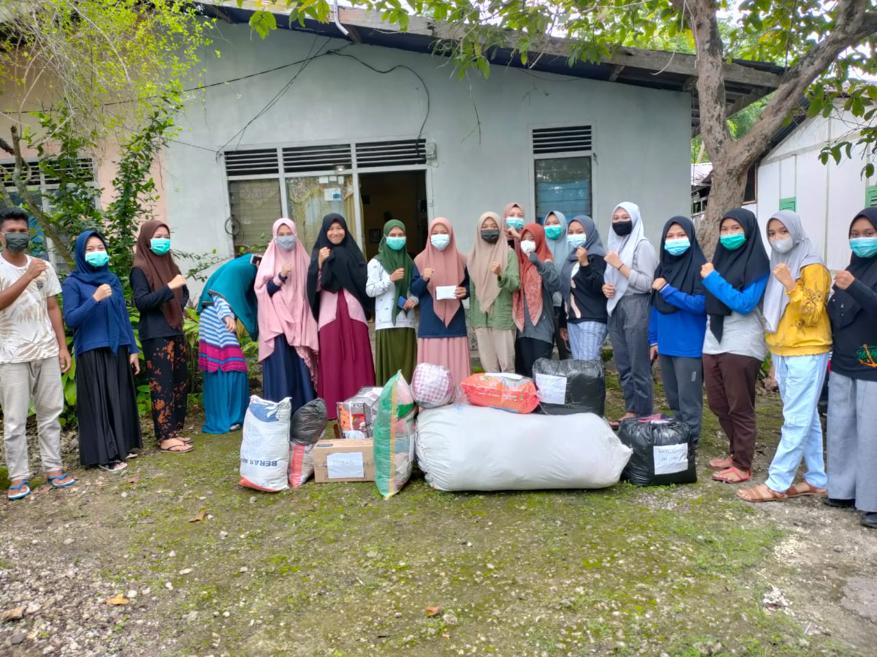 Bantuan Untuk Korban Gempa di Mamuju Terus Mengalir