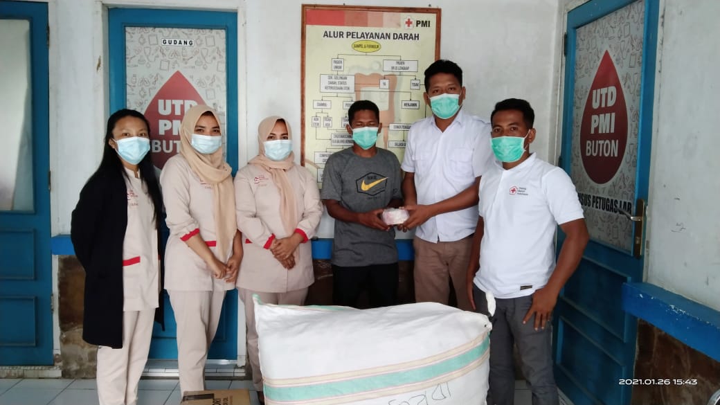 Komunitas Pemuda Siompu Kirim Bantuan ke Sulbar Melalui PMI Buton