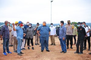 Tinjau Pembangunan Stadion, Gubernur Ingatkan Kontraktor Agar Jangan Asal Kerja