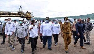 Aspal Buton Akhirnya Jadi Tuan Rumah di Negeri Sendiri Aspal Buton Akhirnya Jadi Tuan Rumah di Negeri Sendiri