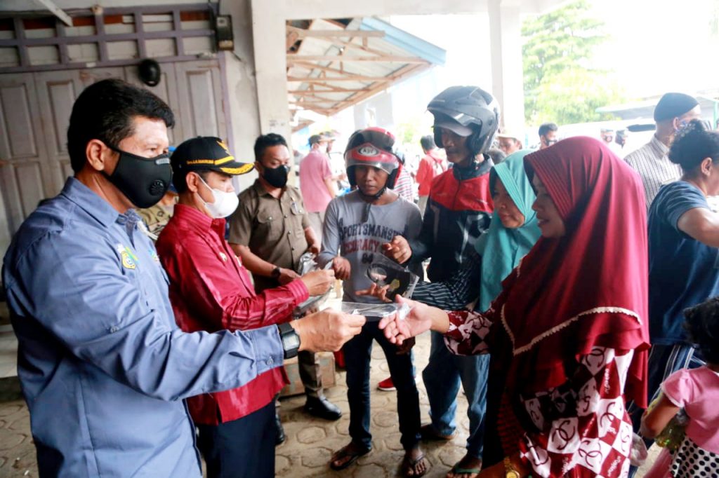 Awal Tahun 2021, La Bakry Kembali Bagikan 3000 Masker