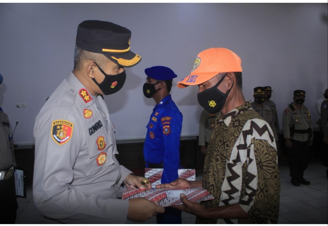 Temukan Inventaris Milik Dinas, Kapolres Buton Berikan Penghargaan