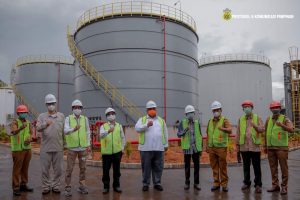 Aspal Buton Akhirnya Jadi Tuan Rumah di Negeri Sendiri Aspal Buton Akhirnya Jadi Tuan Rumah di Negeri Sendiri