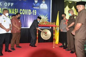 Tingkatkan Kepercayaan Publik 10 Pejabat dan Tokoh di Baubau Divaksin Covid