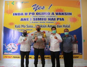 Vaksinasi Perdana di Buton, Kapolres Jadi Orang Pertama yang Disuntik
