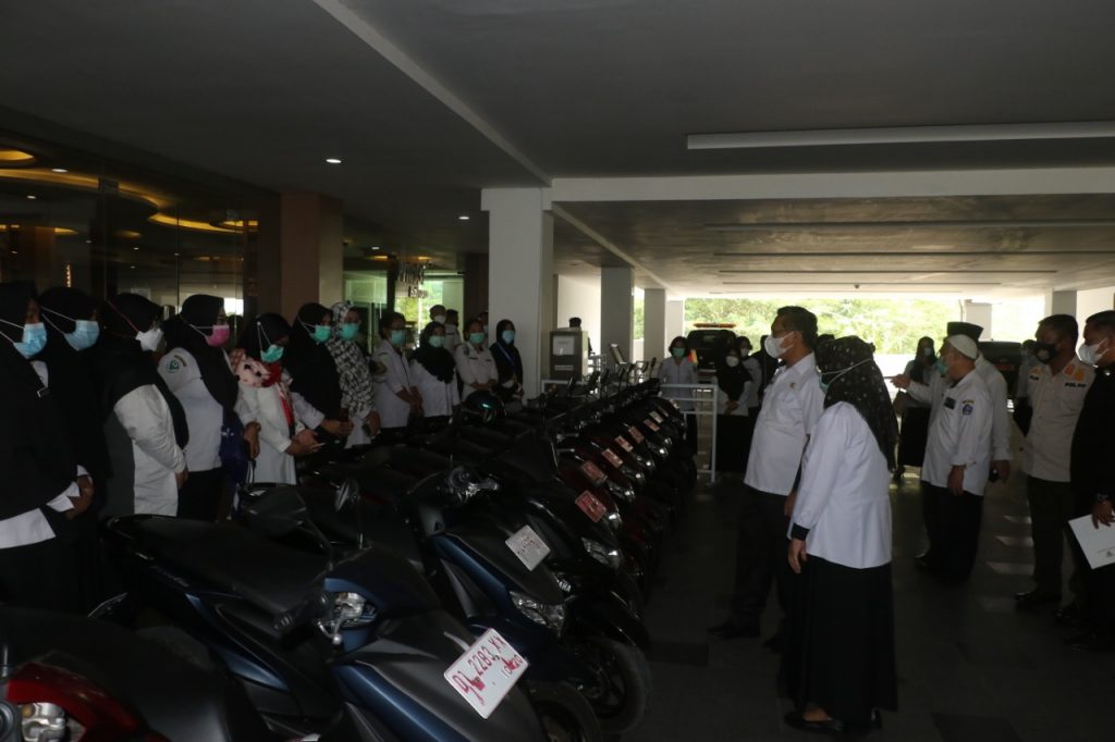 Maksimalkan Sosialisasi Vaksinasi, Pemkot Kendari Bagikan 18 Kendaraan ke Puskeamas