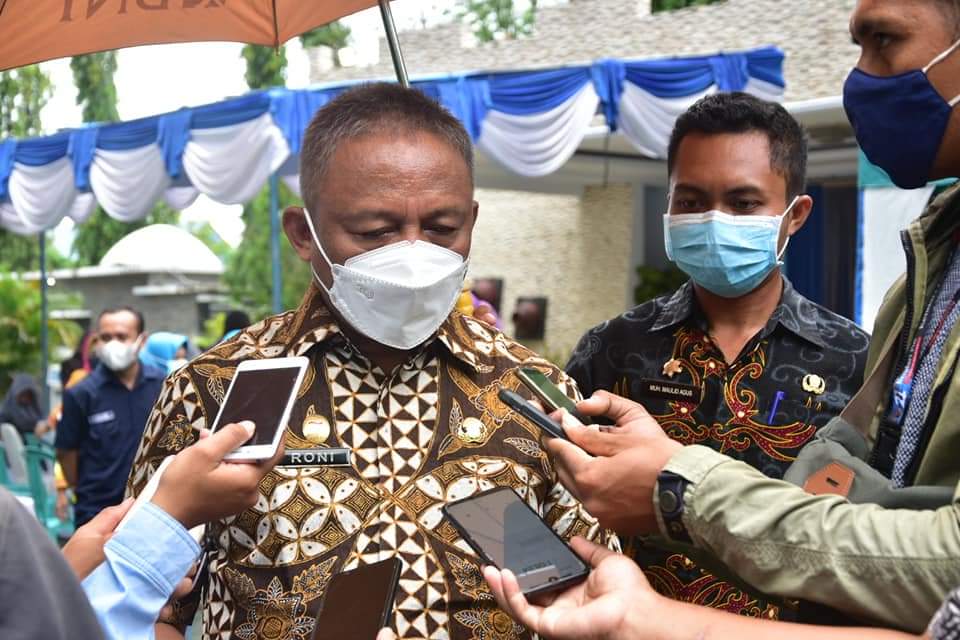 Roni Muchtar Wakili Pemkot Jawab Pandangan Umum Fraksi Terkait Usulan Raperda