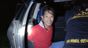 Gerayangi Alat Vital Anak Dibawah Umur, Seorang Pria Di Buton Utara Ditangkap Polisi Pelaku RD (baju merah) ditangkap Satreskrim Polres Butur
