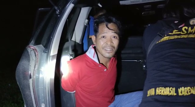 Pelaku RD (baju merah) ditangkap Satreskrim Polres Butur