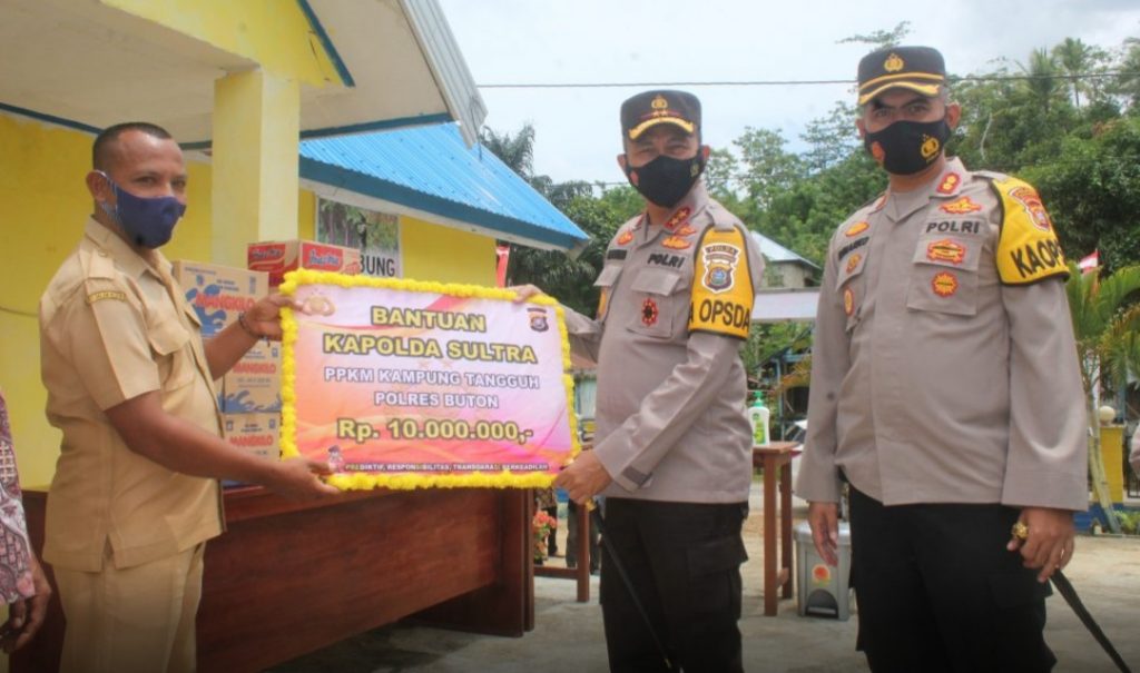 Kunjungi Kampung Tangguh, Kapolda Sultra Berikan Bantuan Rp 10 Juta