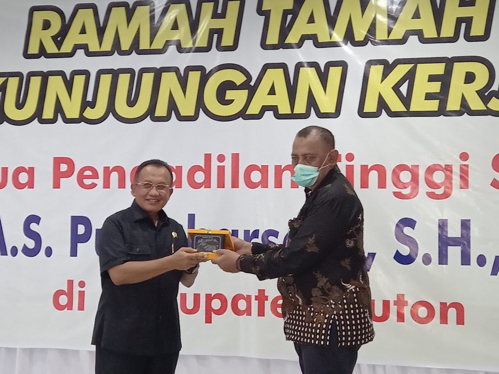 Ketua Pengadilan Tinggi Sultra Kunker di Buton, Ini Pesannya