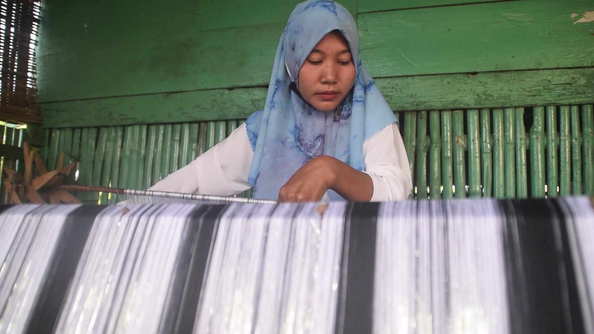 Ditengah Pademi Covid 19, Usaha Kain Tenun di Baubau Kembali Menggeliat