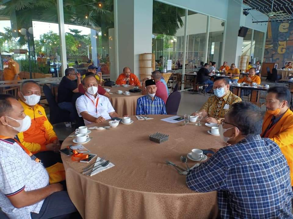 Walikota Baubau Hadiri Mubes Kosgoro IV di Cirebon