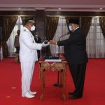 Gubernur Lantik Bupati Muna Barat dan Pj Bupati Konsel