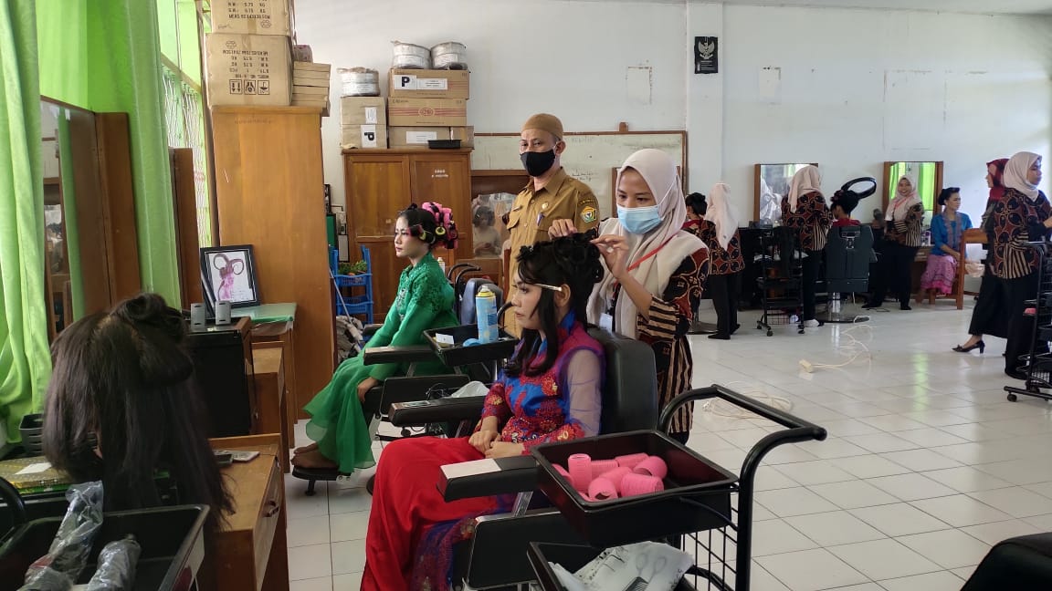 Terapkan Prokes Ketat, SMKN 3 Baubau Laksanakan Ujian Kompetensi Kejuruan