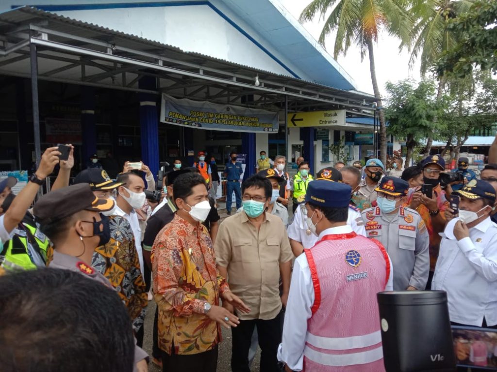 Selain Kunjungi Bandara dan Pelabuhan di Baubau, Menhub Tanyakan Pelabuhan Aspal Buton