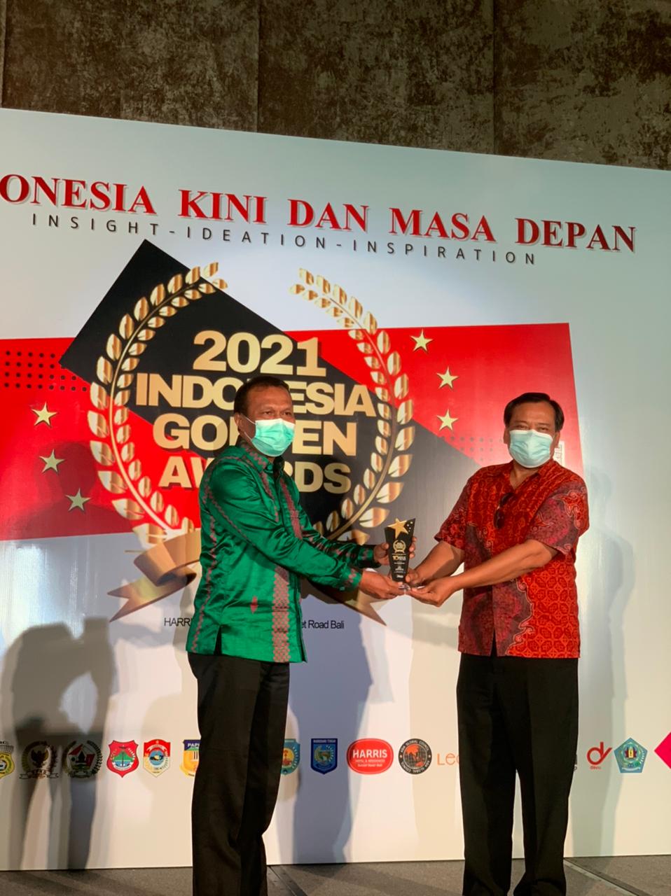 Bupati Buton Kembali Menerima penghargaan 10 Best Of The Year 2020-2021 Indonesia Golden Awards