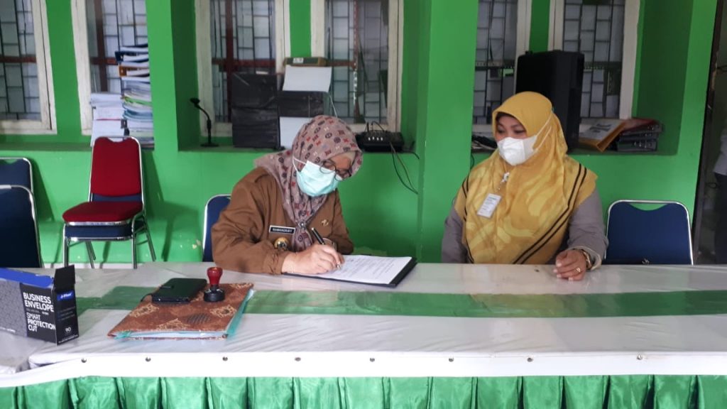 250 Lansia di Kendari Peroleh Bantuan Sembako dari BPJamsostek