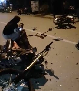Dua Kendaraan Motor Tabrakan Di Jalan Wa Ode Wau, Tiga Korban Dilarikan ke RSUD Palagimata