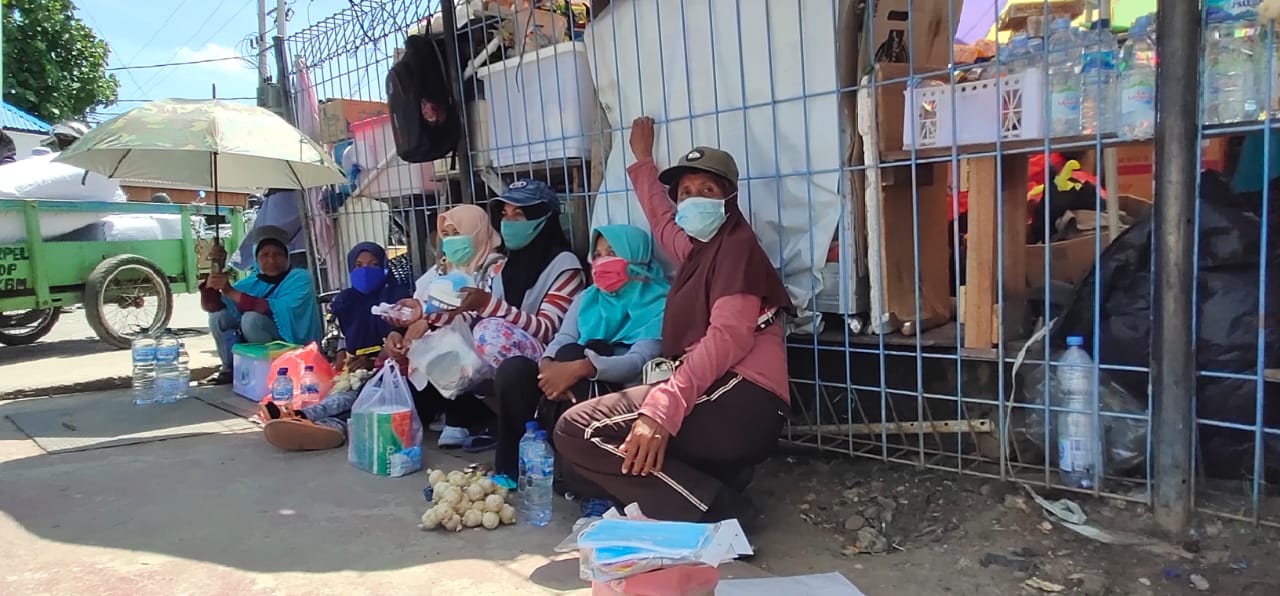 Dampak Covid-19, Ratusan Pedagang Asongan Pelabuhan Murhum Terancam Gulung Tikar