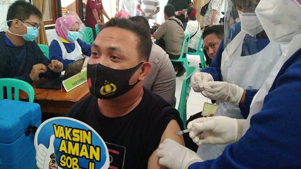 125 Anggota Polres Baubau Melakukan Vaksinasi Tahap Pertama