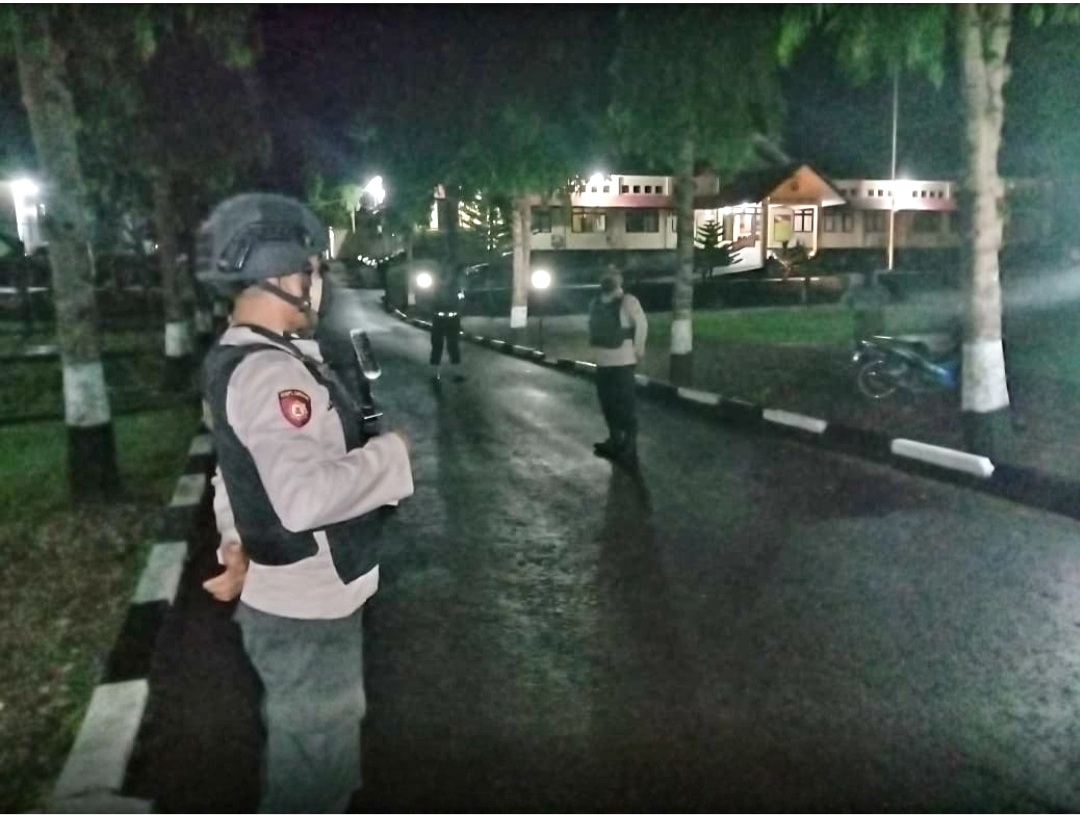Antisipasi Teroris, Polres Buton Siagakan Anggota Bersenjata Lengkap