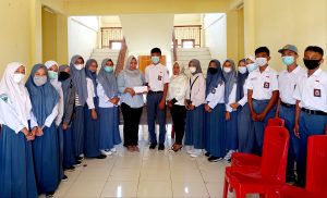 Peduli NTT, PMR SMAN 1 Pasarwajo Galang Dana Rp 4,6 Juta