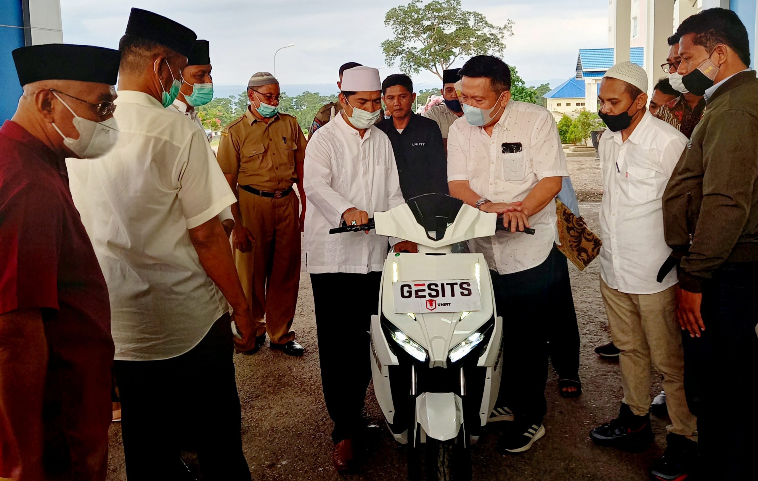 Bupati Louncing Motor Listrik Gesits di Buton