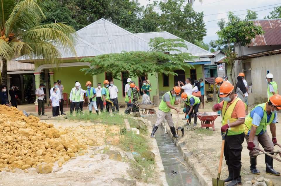 Pemkot Kendari Dukung Program '100-0-100' Melalui Pembangunan Infrastruktur Berbasis Masyarakat