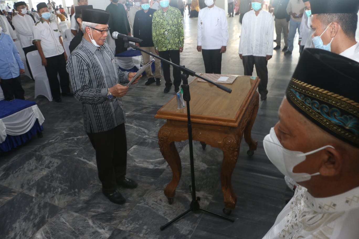 Safari Ramadhan Di Kolaka Utara, Wagub Sultra Lantik Pengurus Dewan Masjid Indonesia