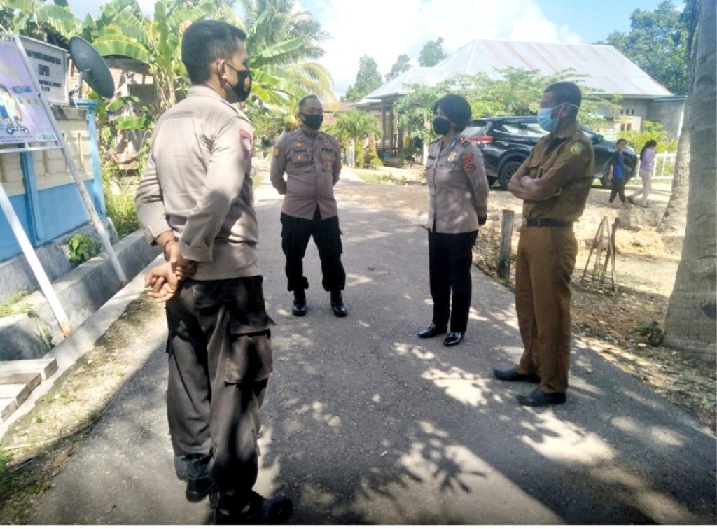 Pererat Silaturahmi, Kapolsek Kapontori Berkunjung ke Desa Lambusango Timur